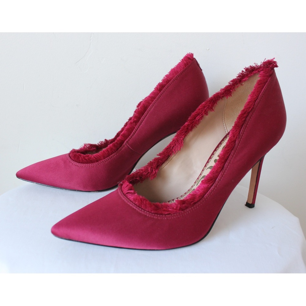Sam Edelman Halan Pump in Cranberry Satin